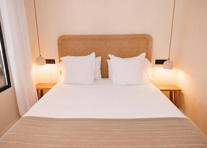 En Pleno Paseo Maritimo De Marbella. マルベーリャ