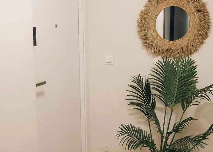 En Pleno Paseo Maritimo De Marbella.