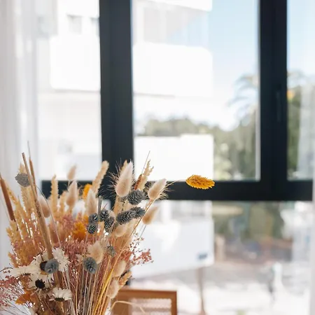 En Pleno Paseo Maritimo De