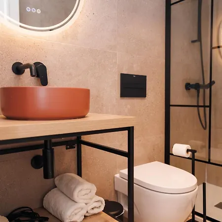 En Pleno Paseo Maritimo De *