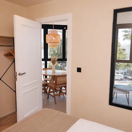 Apartment En Pleno Paseo Maritimo De *