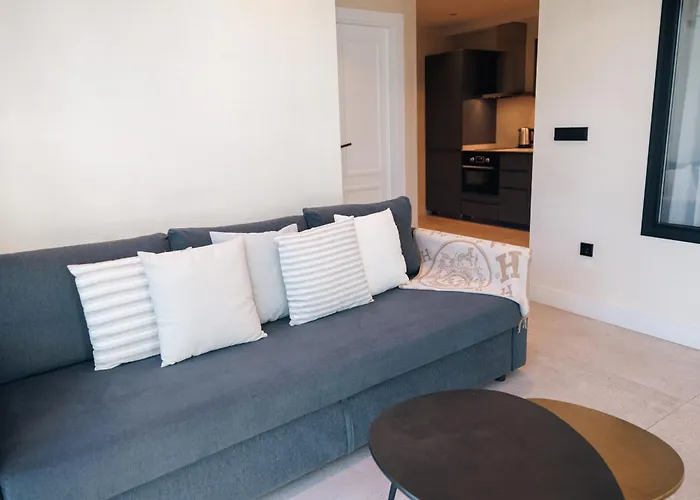 En Pleno Paseo Maritimo De Marbella. Daire Marbella