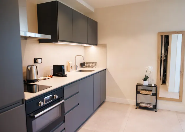 Daire En Pleno Paseo Maritimo De Marbella. *